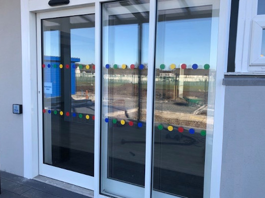 coloured manifestation dots